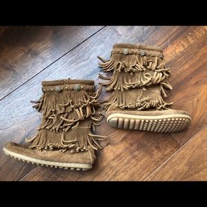 Girl Minnetonka Boots Size 11